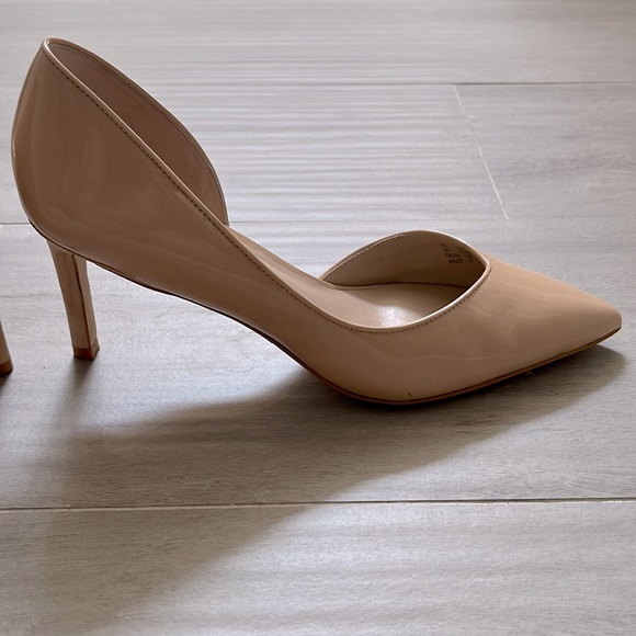 Nude Patent Leather Stuart Weitzman pumps - Picture 4 of 6